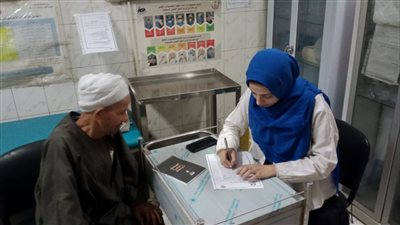 علاج 602 مواطن بالمجان بقافلة جامعة سوهاج الطبية ضمن 