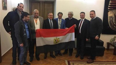 صور ... حشد مصري كبير بروسيا للمشاركة في الإنتخابات الرئاسية المقبلة