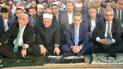 محافظ الغربية ومفتي الجمهورية يؤديان صلاة الجمعة بمسجد السيد البدوي 