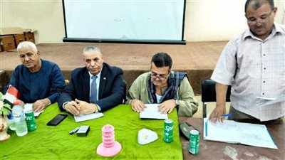 مناقشة القضايا التعليمية على مائدة اجتماعات مجلس الآباء والأمناء بالمنشاة