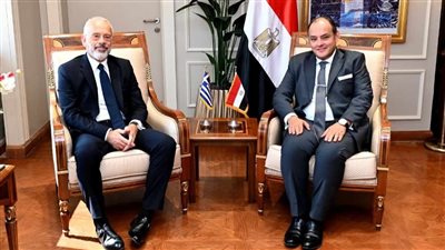وزير التجارة والصناعة يدعو الشركات اليونانية للاستثمار في القاهرة 