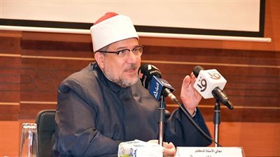 وزير الأوقاف يجتمع بقيادات الأوقاف والهيئة ومديري المديريات الإقليمية