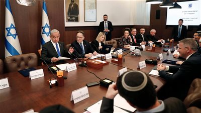 تعليق جلسة الحكومة الاسرائيلية في تل أبيب وهروب الوزراء للاختباء في ملجأ 