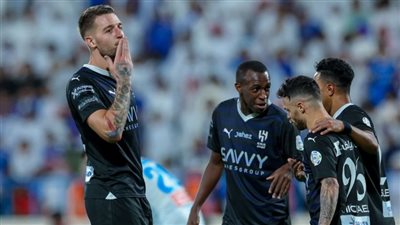 حصاد الجولة في الدوري السعودي.. الهلال يكتسح وتعثر للكبار مع عودة البطاقات الحمراء