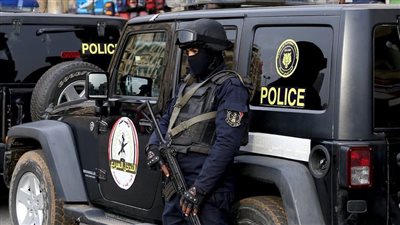  القبض على عدد من الخارجين عن القانون