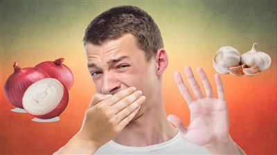 طعام يقضي على رائحة الفم الكريهة بعد تناول الثوم والبصل
