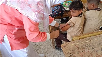 تطعيم 335 ألف طالب بالمدارس ضد الالتهاب السحائي والثنائي بالدقهلية