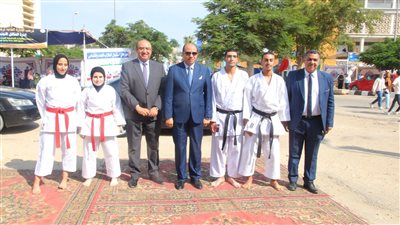 رئيس جامعة المنصورة يتفقد الأنشطة الطلابية 