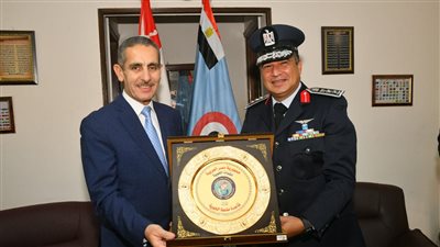 قاعدة طنطا الجوية تستقبل وفدًا يترأسه محافظ الغربية لتقديم التهنئة بذكرى أكتوبر 