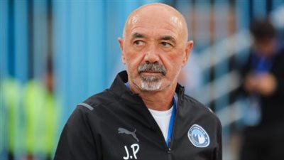 أحمد الغندور يطرد جايمي باتشيكو في مباراة الزمالك وبيراميدز في كأس مصر