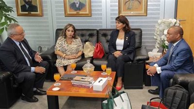  مسئولة التعاون الدولى بالبنك الأفريقى فى ضيافة مدير مكتبة الإسكندرية