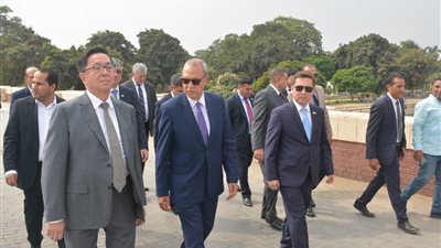 محافظ القليوبية وسفير كازاخستان يتفقدون مسجد الظاهر بيبرس