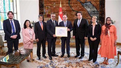 الصحة العالمية تسلّم السيسي شهادة المستوى الذهبي للقضاء على فيروس 