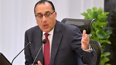 اتفاق الحكومة والقطاع الخاص على خفض أسعار السلع وتعليق رسوم منتجات الإنتاج