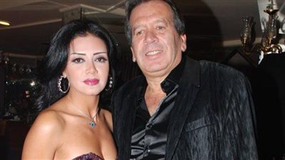 بعد تبرأ ابنته منه.. محمد مختار يتجرأ على رانيا يوسف بتصريحات صادمة: بتستغلها