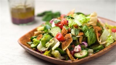 من المطبخ اللبناني.. طريقة عمل الفتوش اللذيذة