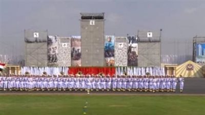 بدء احتفالية تخريج دفعة جديدة من كلية الشرطة بعزف النشيد الوطني 