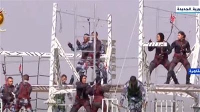 عروض قتالية لخريجات أكاديمية الشرطة