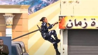 طالبات كلية الشرطة يشاركن للمرة الأولى في عروض اقتحام الأوكار الإرهابية (شاهد)