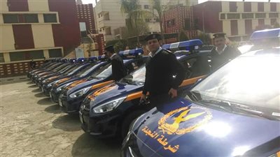 إصابة شخص صدمته سيارة أثناء عبور الطريق