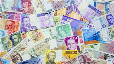 أسعار صرف العملات الأوروبية والآسيوية فى التعاملات المسائية