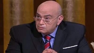 عماد أديب يكشف سببًا خطيرًا وراء قصف إسرائيل منطقة معبر رفح