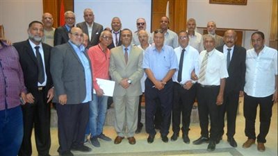 شركة حلوان للصناعات غير الحديدية تكرم أبناء العاملين والمحالين للمعاش 