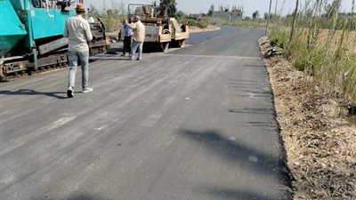 بتكلفة 22 مليون جنيه.. تنفيذ حائط ساند وتغطية ورصف طريق بكفر صقر