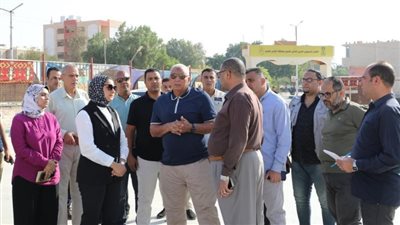 محافظ الوادي الجديد يشرف على تجهيز أرض المعارض بالخارجة