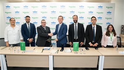 شنايدر إلكتريك توقع عقود تنفيذ أعمال صيانة منظومة الكهرباء لأنفاق هيئة قناة السويس