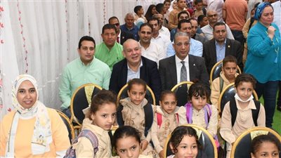 محافظ الفيوم يتفقد أعمال قافلة كلية طب أسنان جامعة القاهرة بقرية الصبيحي