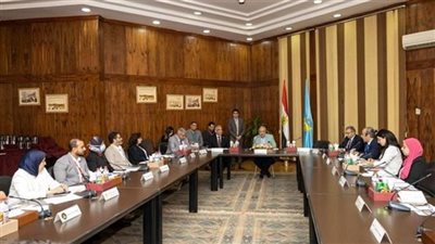 المركز الجامعي للتطوير المهني ينظم مائدة مستديرة لأصحاب الأعمال