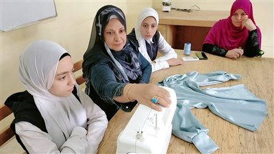 قصر ثقافة جمال عبدالناصر ببني مر ينظم دورة لتعليم المرأة المهن اليدوية
