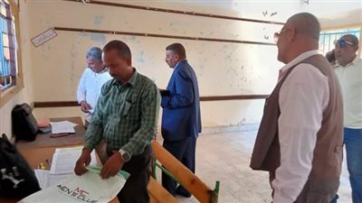 مدير تعليم أبوتشت يتابع لجان استلام مستندات المتقدمين للعمل بنظام الحصة 