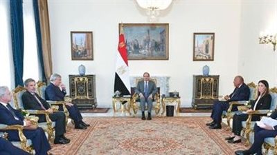 السيسي: مصر تبذل مساعيها وتكثّف اتصالاتها لاحتواء الموقف في غزة منعًا لتفاقمه