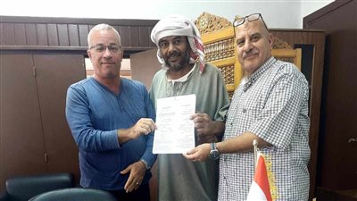 وزارة العمل تسلم عقود عمل لذوي الهمم بمنتجع كليوباترا بالساحل الشمالي في مطروح 