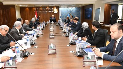 تفاصيل اجتماع وزير الإسكان مع مجلس إدارة جهاز تنظيم مياه الشرب 