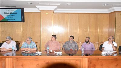 محافظ أسيوط يتابع موقف مشروعات المرحلة الأولى من حياة كريمة