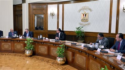 مدبولي يستعرض الخطط المستقبلية لشركة 