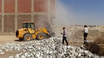 تنفيذ 3 حالات إزالة فورية بقرية أبنود بقنا 