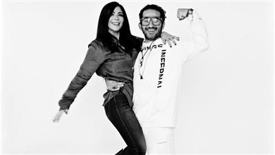 مرض أحمد حلمي.. صورة تكشف حقيقة حالته الصحية ومنى زكي تحسم الجدل (شاهد)