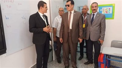 وكيل تعليم قنا يتفقد مدرسة سان ستيفن الخاصة للغات بقوص