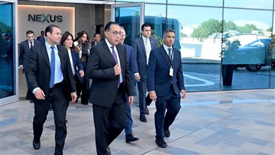 مدبولي يزور عددًا من الشركات العالمية في مجال صناعة التعهيد بالقرية الذكية