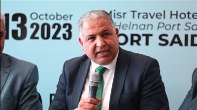 نائب رئيس جامعة الأزهر يشيد بإنجازات كلية الطب بدمياط