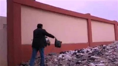 النقل: إلقاء المخلفات والقمامة على شريط السكك الحديدية يسبب حرائق وحوادث 