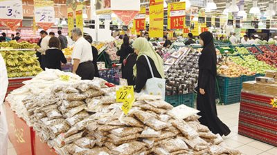 عقوبات رادعة لمواجهة جشع التجار وبيع السلع بأعلى من سعرها