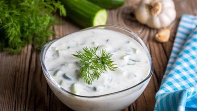 صحية وخفيفة| طريقة عمل سلطة زبادي بالخيار والنعناع