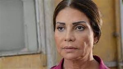 خاص.. سوسن بدر والدة منة شلبي في سارة وعلي