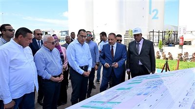 مدبولي يتفقد مصنع شركة بورسعيد للصناعات الكهربائية 