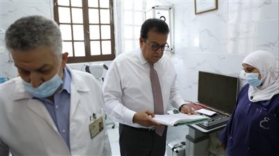 الصحة: فتح تحقيق لتوقف 4 أجهزة طبية عن العمل بمستشفى «رمد قلاوون»
